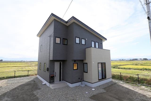 自然豊かな見晴らしと二世帯のお住まい